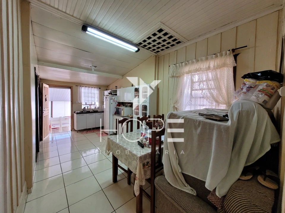 Imagens do imóveis Casa de Madeira 3 Quartos com Edícula à Venda na Zona Oeste de Londrina – Bairro Quebec