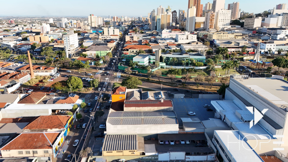 Imagens do imóveis Ponto Comercial de 768,75m² na Av. Duque de Caxias – Oportunidade Única