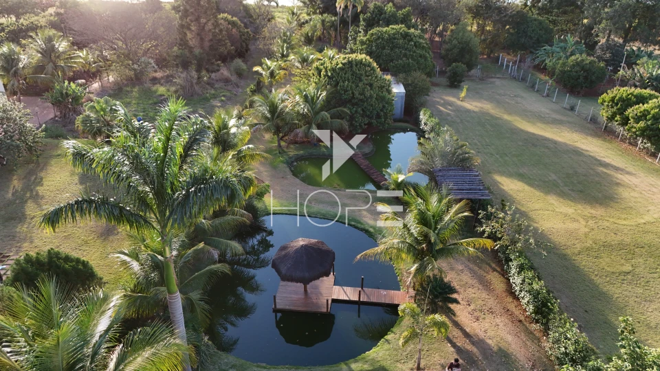 Imagens do imóveis Condomínio Riviera do Poente – Chácara Molhada porteira fechada À venda  – 4 suítes – 5 vagas – 2.600 m² – Alvorada do Sul/PR