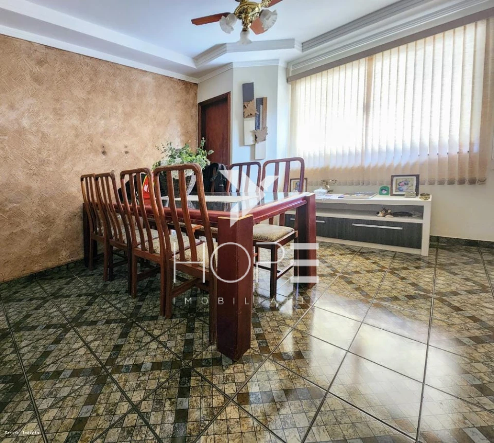 Imagens do imóveis Casa à venda com 191 m² - 3 quartos - suíte - 3 vagas - planejados - Parque Residencial Manela - Cambé PR