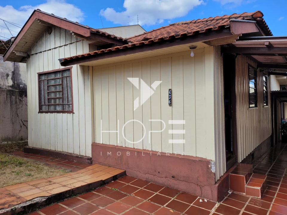 Imagens do imóveis Casa de Madeira 3 Quartos com Edícula à Venda na Zona Oeste de Londrina – Bairro Quebec