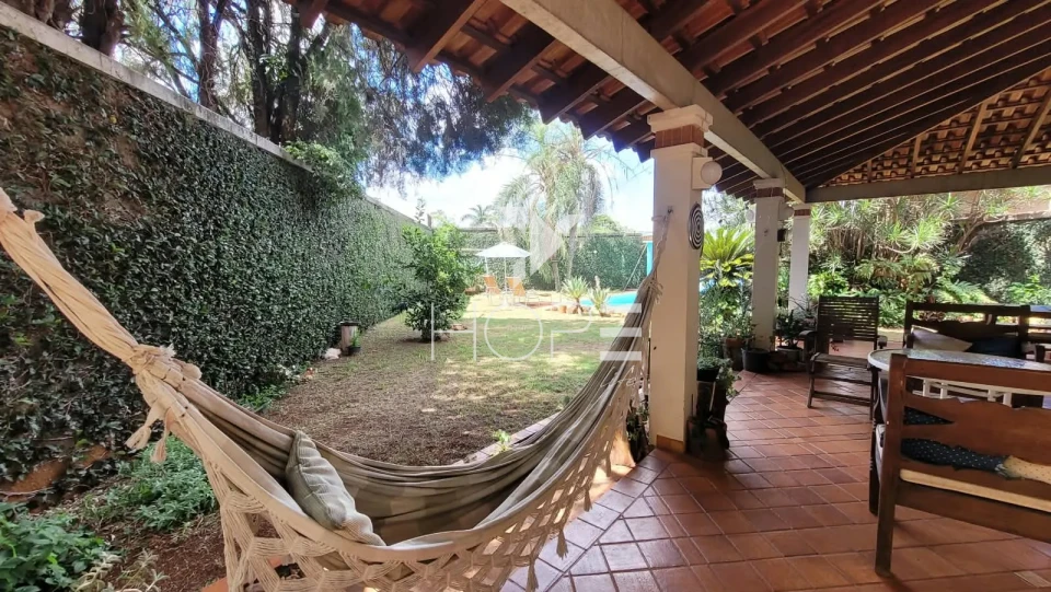 Imagens do imóveis Sobrado à Venda com Piscina – 301m² – 3 Quartos (1 Suíte) – Tucano – Zona Sul – Londrina/PR
