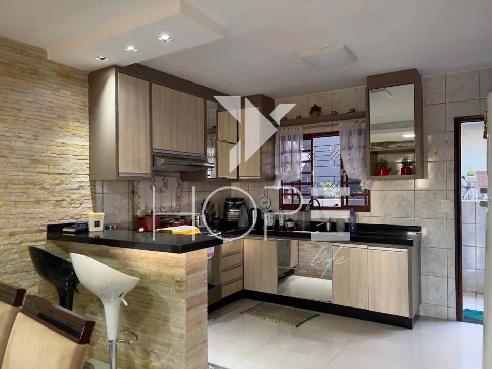 Imagens do imóveis Sobrado com piscina à Venda – 276m² Internos – 5 Quartos – Jardim Silvino – Zona Leste – Cambé/PR