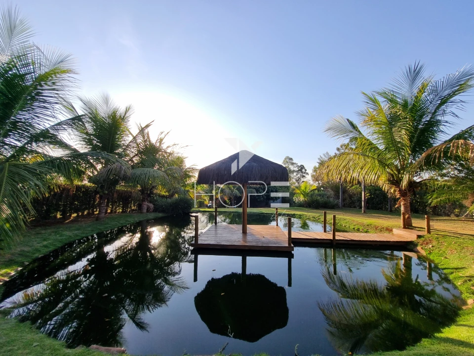 Imagens do imóveis Condomínio Riviera do Poente – Chácara Molhada porteira fechada À venda  – 4 suítes – 5 vagas – 2.600 m² – Alvorada do Sul/PR