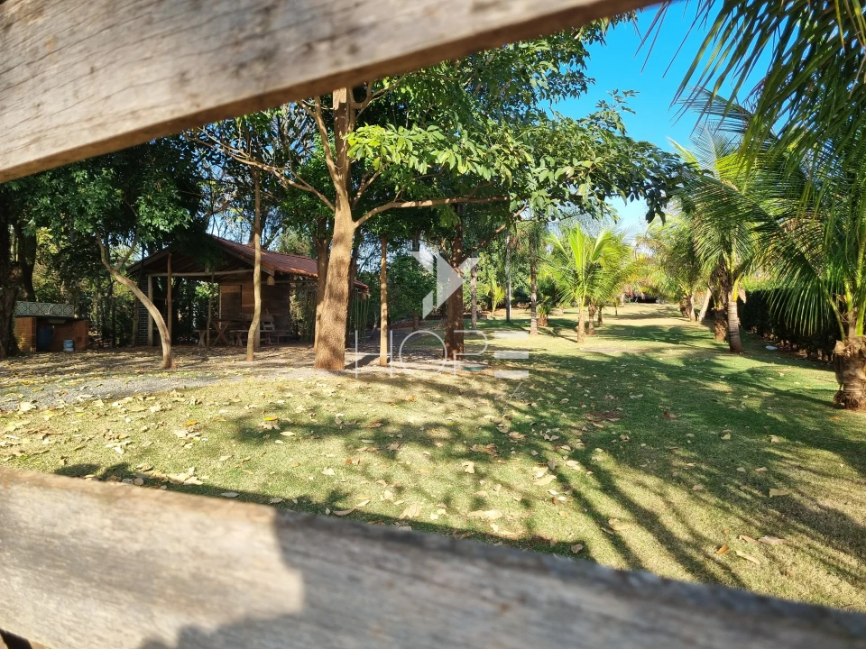 Imagens do imóveis Condomínio Riviera do Poente – Chácara Molhada porteira fechada À venda  – 4 suítes – 5 vagas – 2.600 m² – Alvorada do Sul/PR