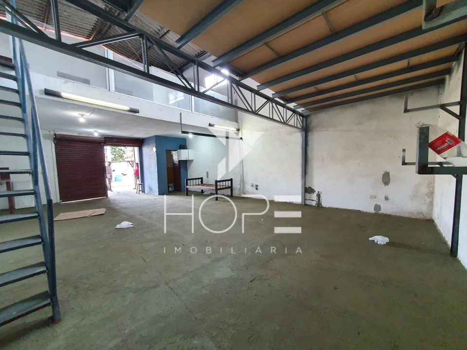 Imagens do imóveis Casa com 3 Quartos + Galpão Comercial à Venda – 285,66 m² – Conj. Hab. Santiago II – Londrina/PR