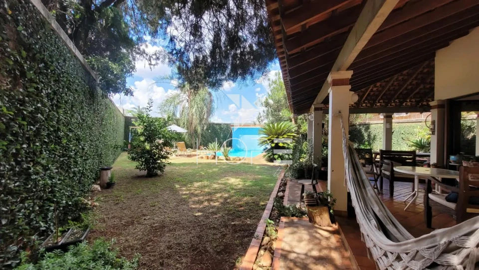 Imagens do imóveis Sobrado à Venda com Piscina – 301m² – 3 Quartos (1 Suíte) – Tucano – Zona Sul – Londrina/PR