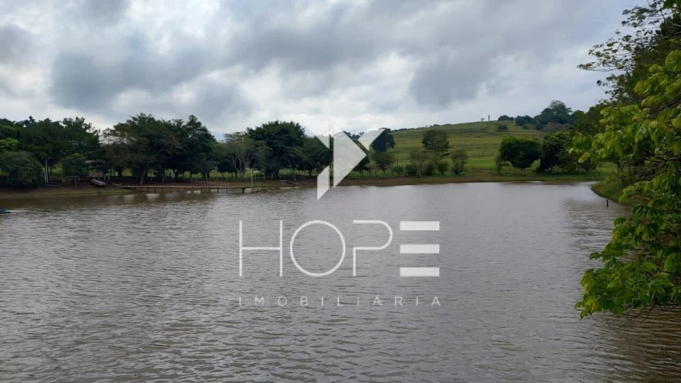 Fazenda à venda – 51 alqueires – Estrutura completa para pecuária leiteira – Angatuba/SP