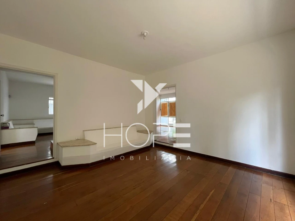 Sobrado Comercial e Residencial para Venda e Locação – 5 Quartos (2 Suítes) – Centro – Londrina/PR 