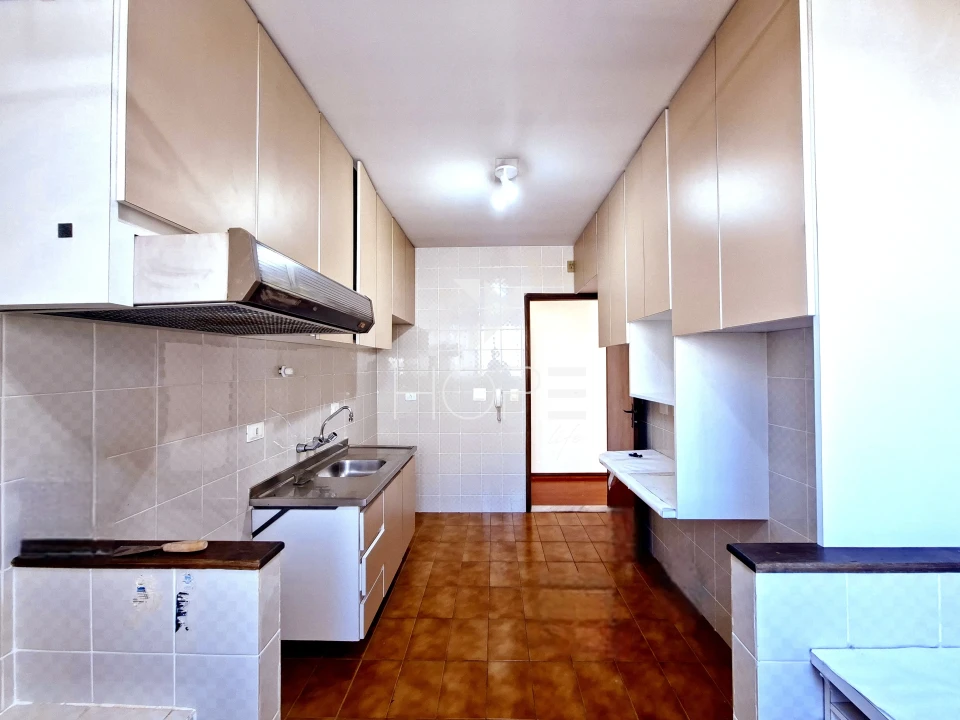 Imagens do imóveis Edifício Portal dos Jardins - apartamento à venda  77 m² - 3 quartos - 1 suíte - sol da manhã - próximo à Av. Tiradentes - Londrina PR
