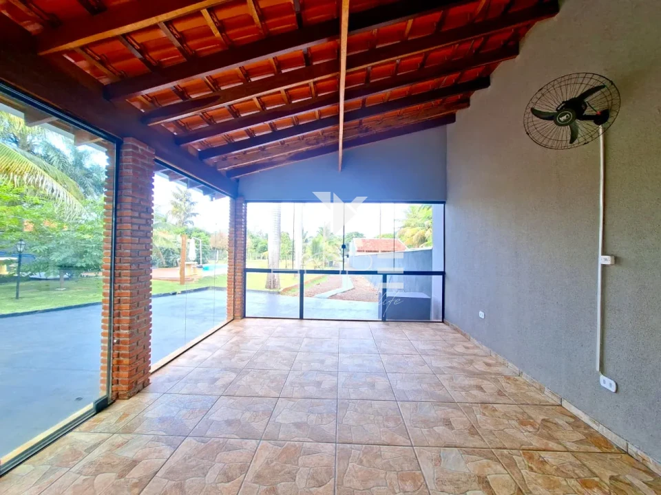 Imagens do imóveis Chácara molhada à venda com 1.872 m² - 1 quarto - piscina - salão de festas - Alvorada do Sul PR