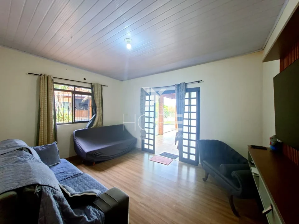 Imagens do imóveis Chácara molhada à venda com 1.872 m² - 1 quarto - piscina - salão de festas - Alvorada do Sul PR