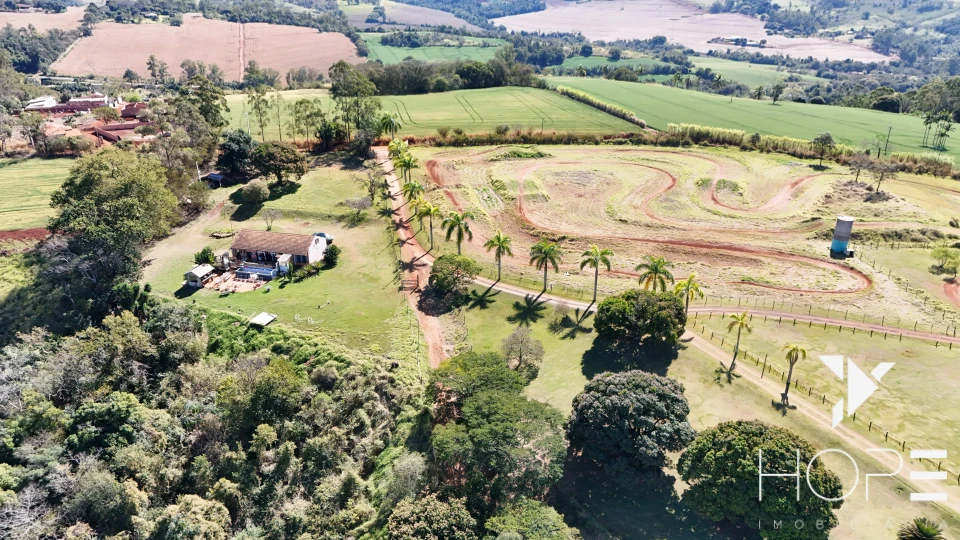 Imagens do imóveis Sítio à Venda – 9.5 Alqueires (229.900 m²) – Estrada dos Piriquitos – Londrina/PR