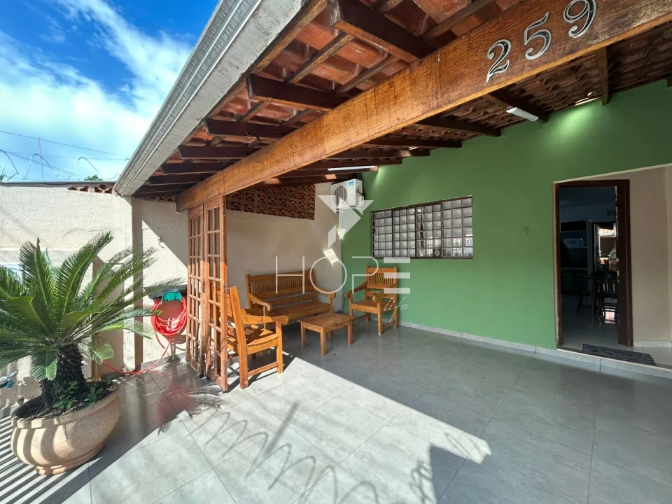 Imagens do imóveis Casa Geminada à venda com 126 m² - 3 quartos - 1 suíte - área gourmet - Zona Norte - Londrina PR