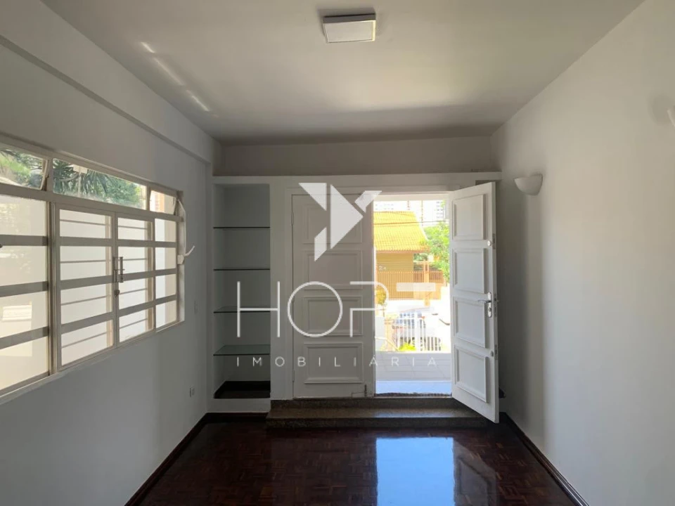 Sobrado à Venda – 5 Quartos (2 Suítes) – 211 m² – Bairro Quebec – Região Central – Londrina/PR