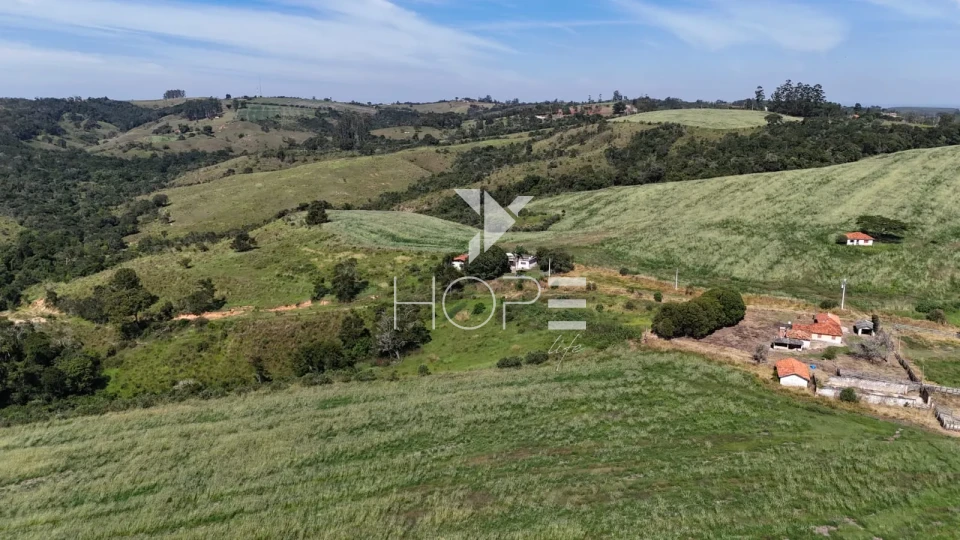 Imagens do imóveis Fazenda à venda com 48.25 alqueires - agricultura e pastagem - frente para o asfalto - São Miguel Arcanjo SP