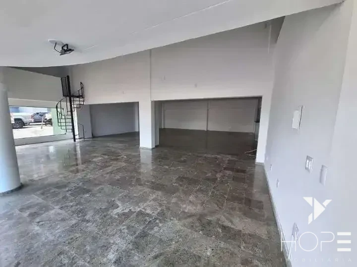 SALA COMERCIAL DE ESQUINA PARA LOCAÇÃO  NA AV. Juscelino Kubitscheck