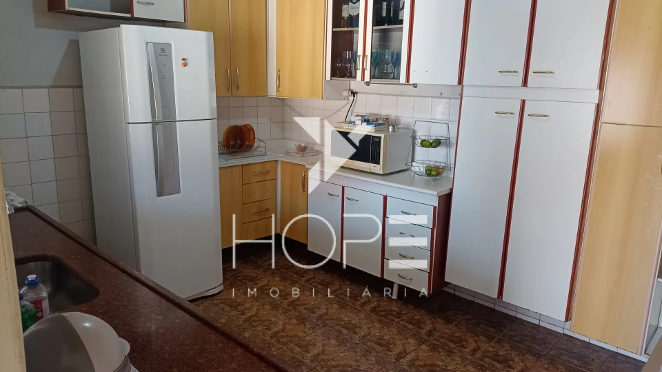 Casa à venda no bairro Santos Dumont com 3 quartos – Região Leste de Londrina/PR