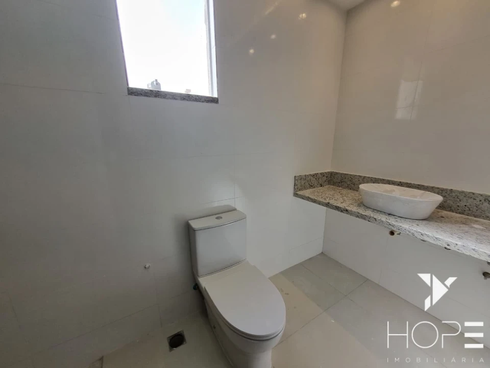 Imagens do imóveis Elegância e Lazer: Sobrado com Piscina no Condomínio Morada das Flores – Cambé