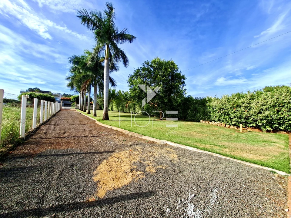 Imagens do imóveis Condomínio Riviera do Poente - chácara molhada à venda com 2.277 m² - 4 suítes - piscina - sauna - Alvorada do Sul PR
