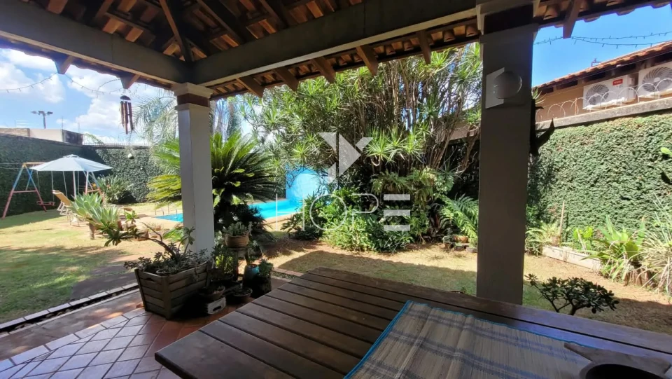 Imagens do imóveis Sobrado à Venda com Piscina – 301m² – 3 Quartos (1 Suíte) – Tucano – Zona Sul – Londrina/PR