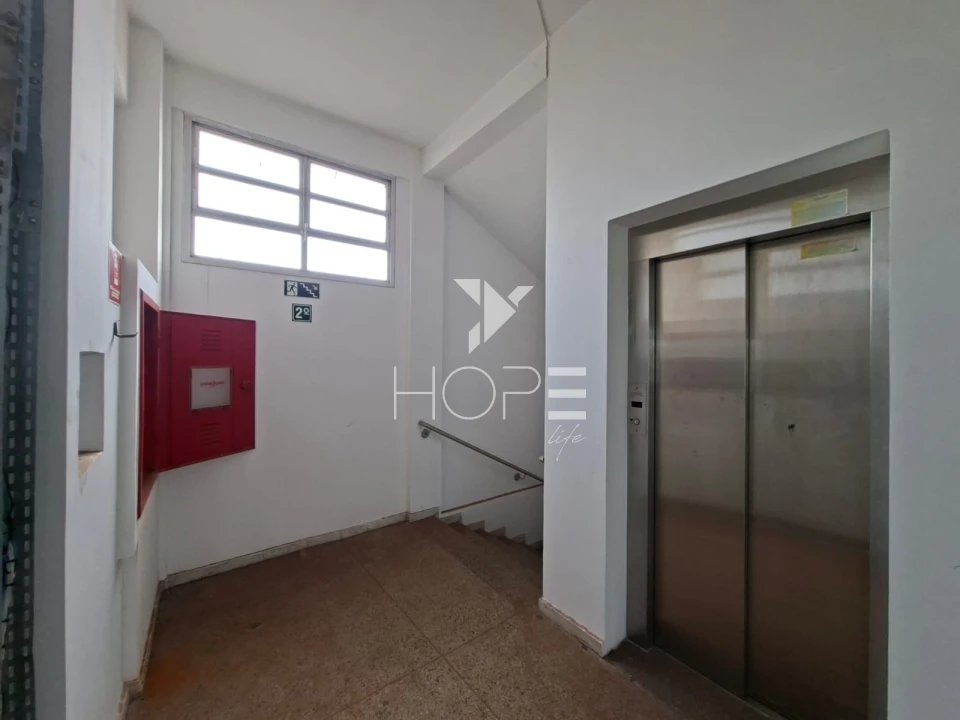 Imagens do imóveis Prédio corporativo para locação com 1.000 m² - 4 andares - elevador - Avenida Tiradentes - Londrina PR