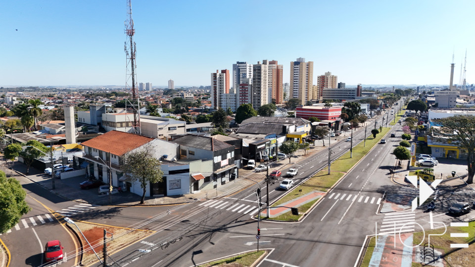 Imagens do imóveis Invista em Localização : Amplo espaço Comercial de 2.000 m² para Demolição ou Novo Projeto