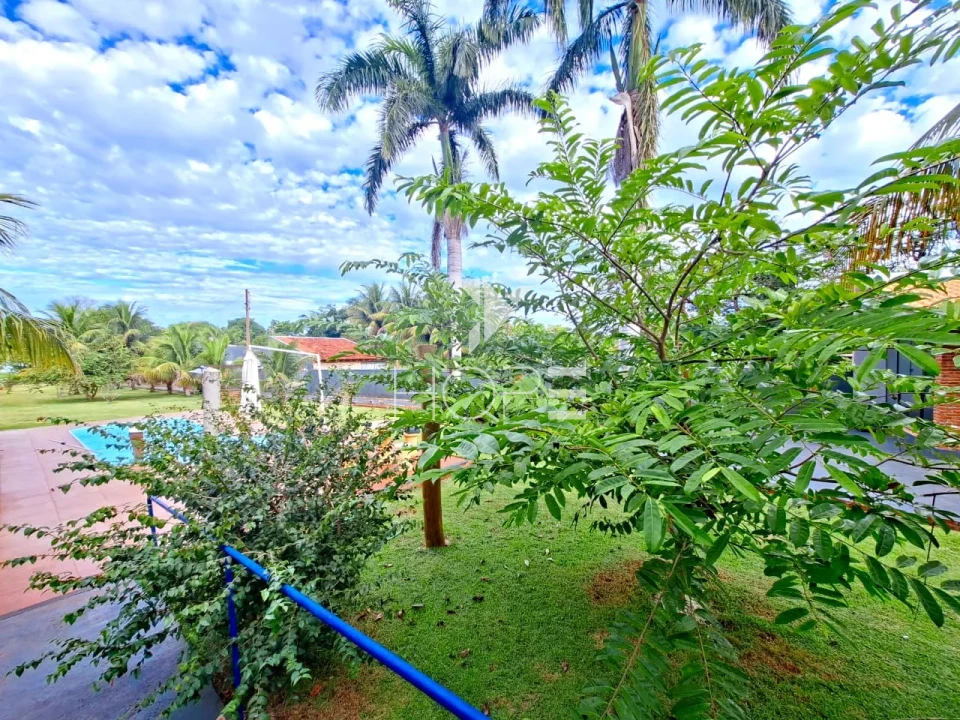 Imagens do imóveis Chácara molhada à venda com 1.872 m² - 1 quarto - piscina - salão de festas - Alvorada do Sul PR