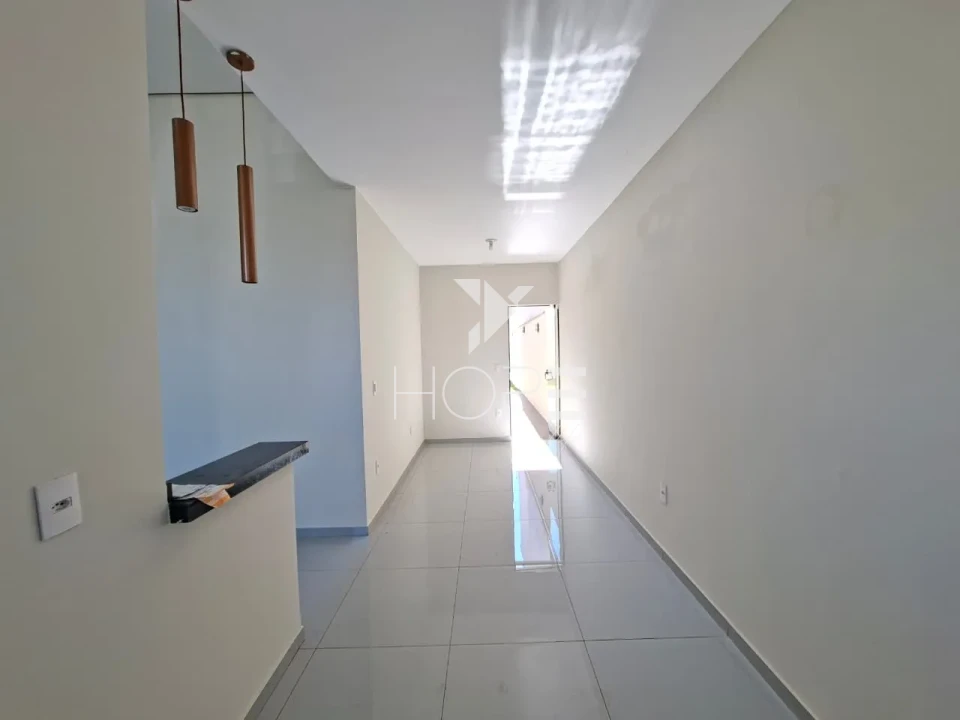 Casa geminada à venda com 73m² - 2 quartos - 1 banheiro - 1 Vaga - Jardim Padovani - Londrina PR