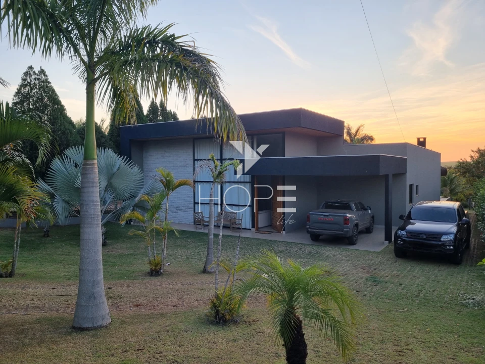 Imagens do imóveis Condomínio Riviera do Poente – Chácara Molhada porteira fechada À venda  – 4 suítes – 5 vagas – 2.600 m² – Alvorada do Sul/PR