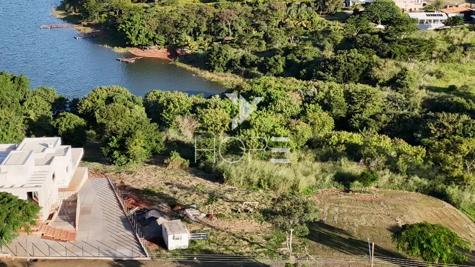 Imagens do imóveis Condomínio Porto das Águas - terreno molhado à venda com 2.000 m² - frente para o lago - Porecatu PR