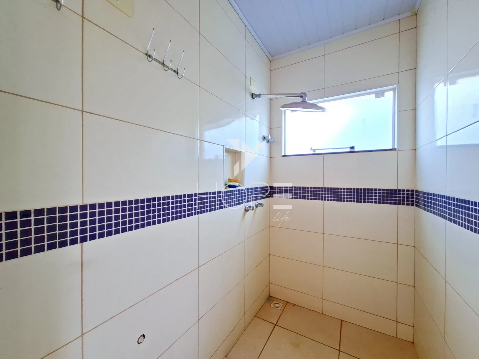 Imagens do imóveis Condomínio Riviera do Poente - chácara molhada à venda com 2.277 m² - 4 suítes - piscina - sauna - Alvorada do Sul PR