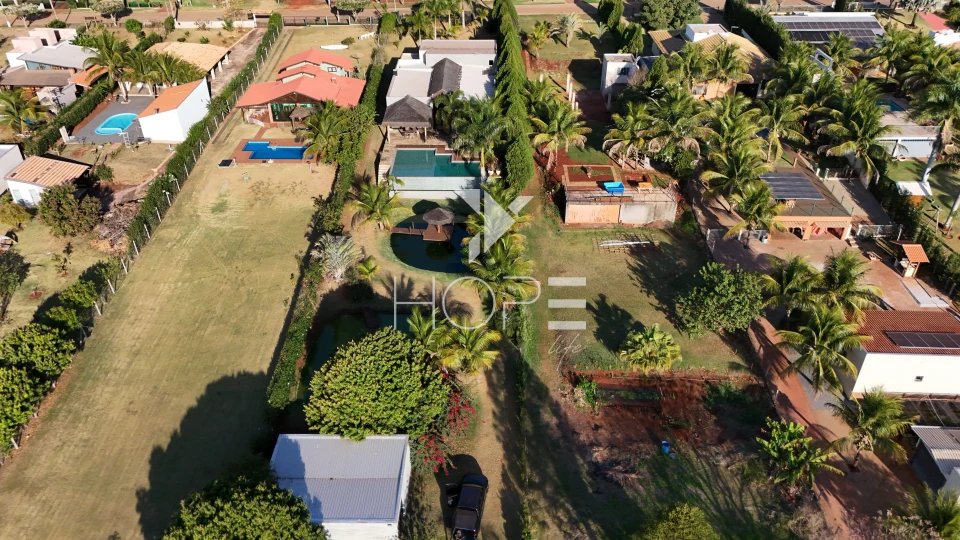 Imagens do imóveis Condomínio Riviera do Poente – Chácara Molhada porteira fechada À venda  – 4 suítes – 5 vagas – 2.600 m² – Alvorada do Sul/PR