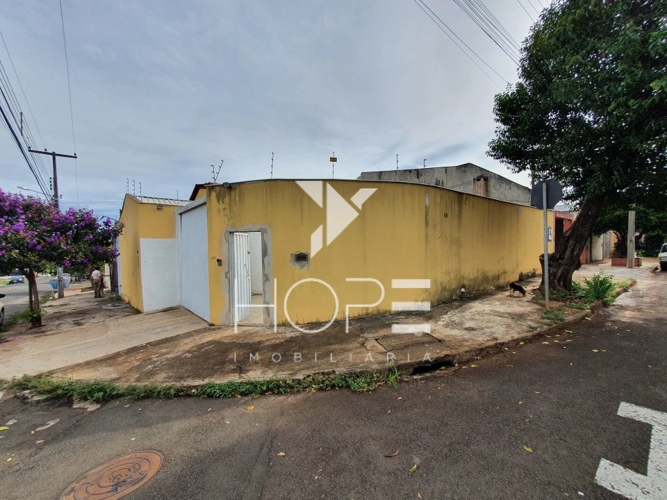 Imagens do imóveis Casa com 3 Quartos + Galpão Comercial à Venda – 285,66 m² – Conj. Hab. Santiago II – Londrina/PR