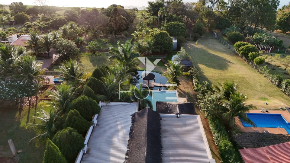 Imagens do imóveis Condomínio Riviera do Poente – Chácara Molhada porteira fechada À venda  – 4 suítes – 5 vagas – 2.600 m² – Alvorada do Sul/PR