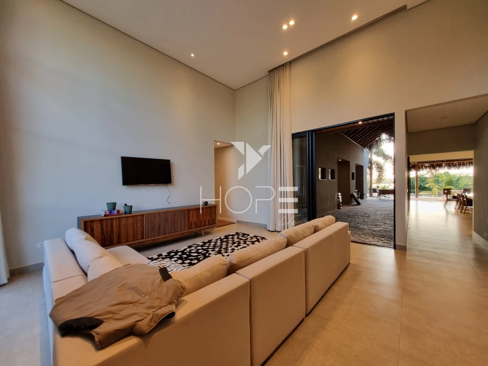 Imagens do imóveis Condomínio Riviera do Poente – Chácara Molhada porteira fechada À venda  – 4 suítes – 5 vagas – 2.600 m² – Alvorada do Sul/PR