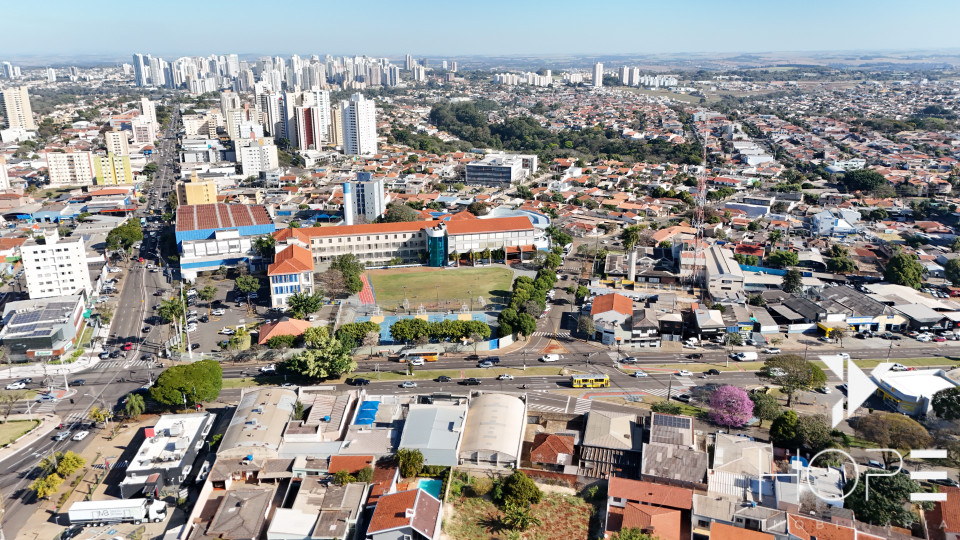Imagens do imóveis Invista em Localização : Amplo espaço Comercial de 2.000 m² para Demolição ou Novo Projeto