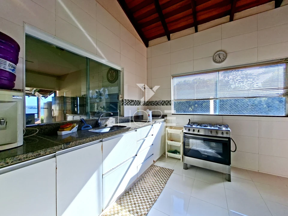 Imagens do imóveis Condomínio Riviera do Poente - chácara molhada à venda com 2.277 m² - 4 suítes - piscina - sauna - Alvorada do Sul PR