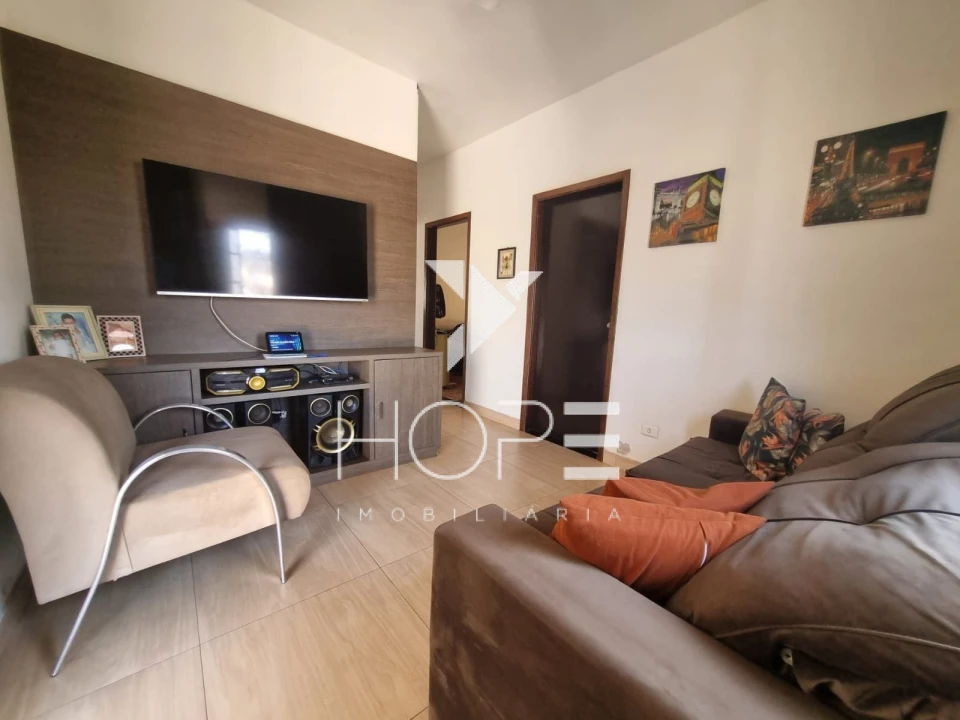 Imagens do imóveis Casa com Edícula à Venda na Zona Oeste de Londrina – Bairro Olímpico