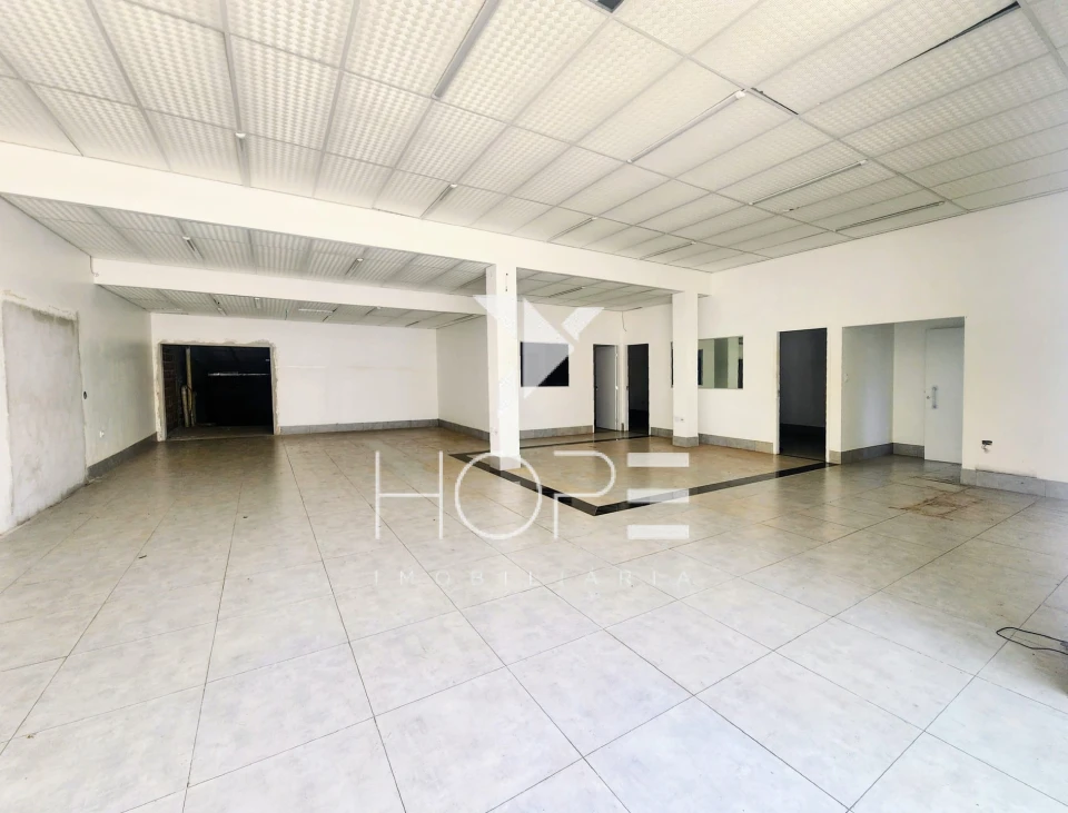 Sala Comercial à Venda – 470 m² – Av. Madre Leônia Milito – Londrina PR
