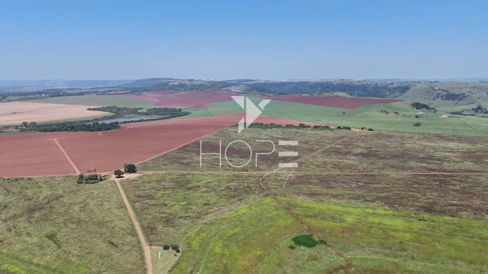 Imagens do imóveis Fazenda à venda com 483 alqueires - 77% de aproveitamento - potencial para irrigação - Botucatu SP