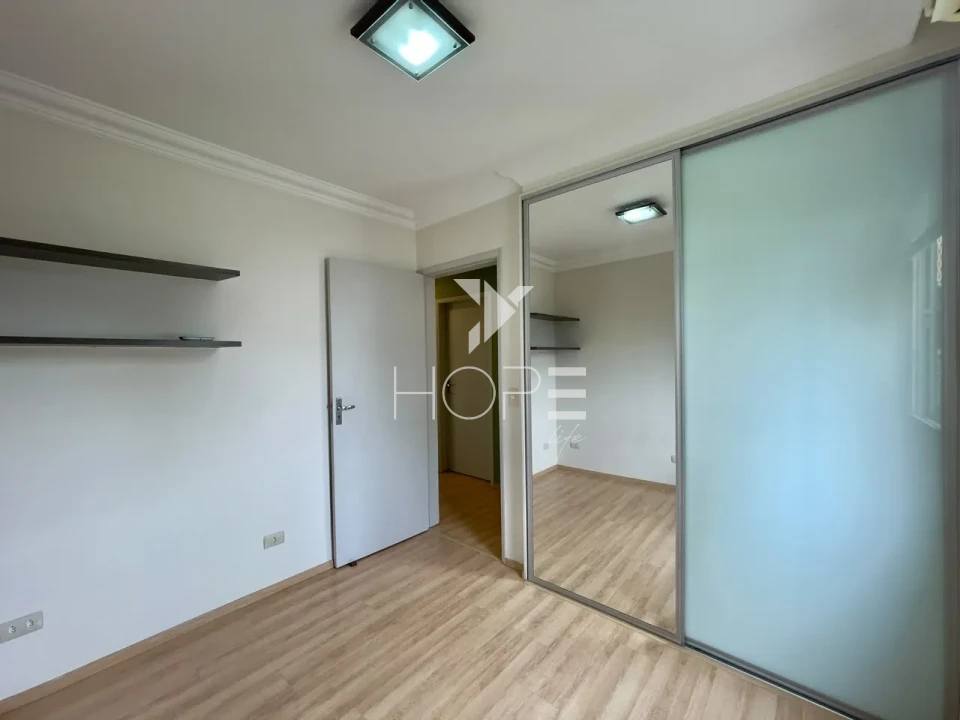 Apartamento à Venda – 71m² – 3 Quartos (1 Suíte) – Residencial do Lago 1 – Gleba Palhano – Zona Sul – Londrina/PR