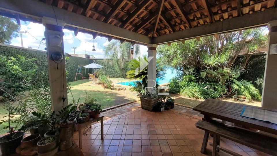 Imagens do imóveis Sobrado à Venda com Piscina – 301m² – 3 Quartos (1 Suíte) – Tucano – Zona Sul – Londrina/PR