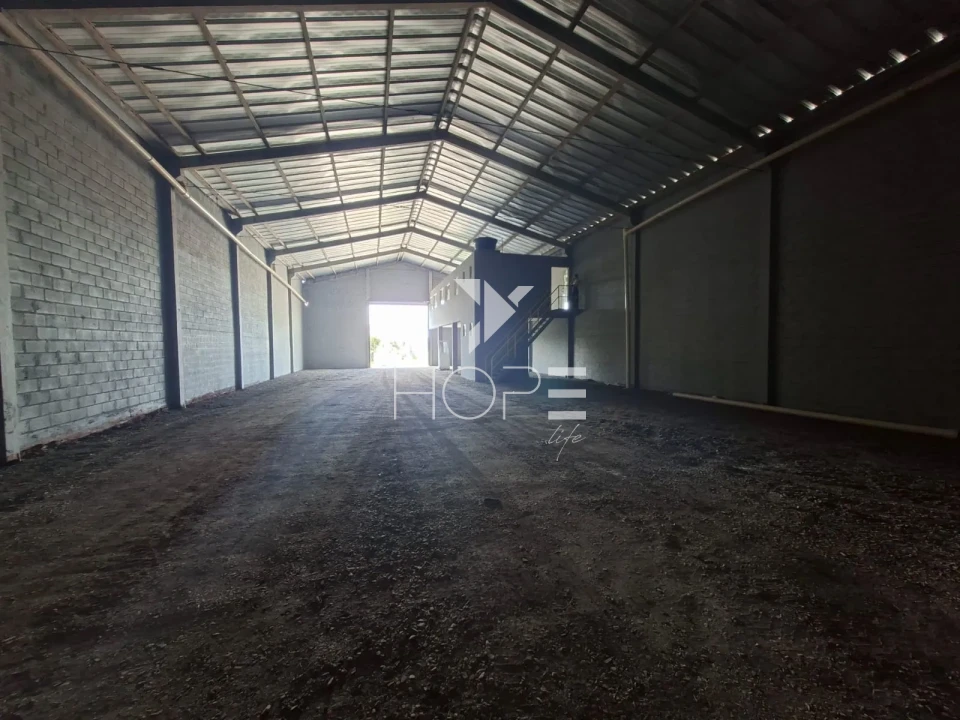 Imagens do imóveis Barracão à venda e locação com 750 m² + mezanino - pé direito 6 m - próximo Av Tiradentes - Bandeirantes - Londrina PR