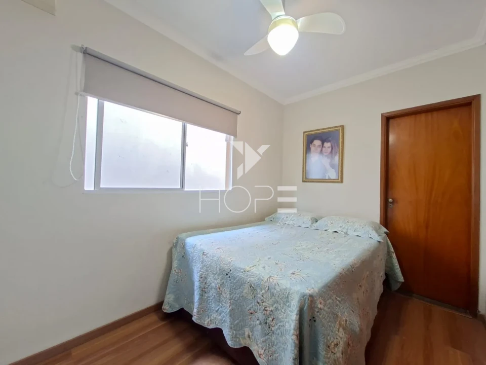 Imagens do imóveis Casa à venda com 190 m² - 4 quartos - 2 banheiros - edícula - 3 vagas - Zona Leste - Proximo ao Aeroporto - Londrina PR