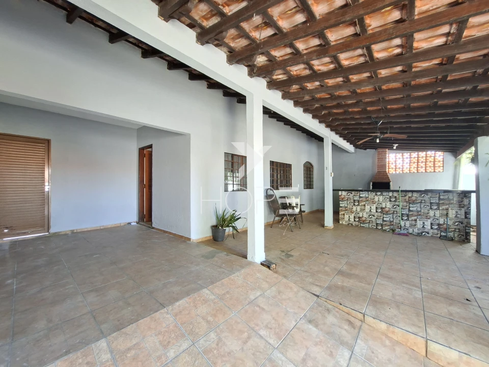Imagens do imóveis Casa à venda ou LOCAÇÃO na Zona Leste de Londrina | 3 quartos, 1 suíte, 155m² e área de lazer com churrasqueira