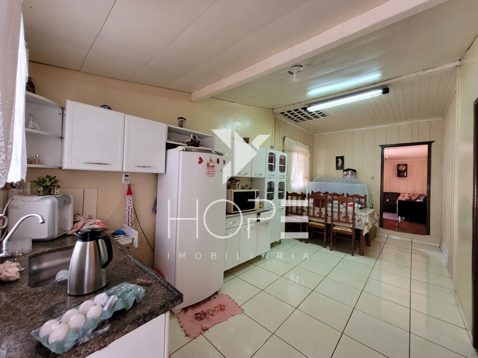 Imagens do imóveis Casa de Madeira 3 Quartos com Edícula à Venda na Zona Oeste de Londrina – Bairro Quebec