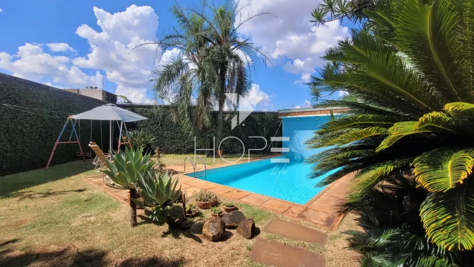Imagens do imóveis Sobrado à Venda com Piscina – 301m² – 3 Quartos (1 Suíte) – Tucano – Zona Sul – Londrina/PR