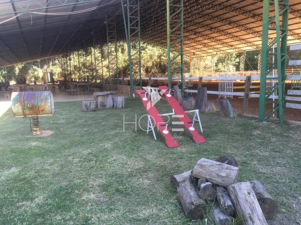 Imagens do imóveis Haras de alto padrão à venda com 7 alqueires - 36 baias - 26 piquetes - São Roque SP