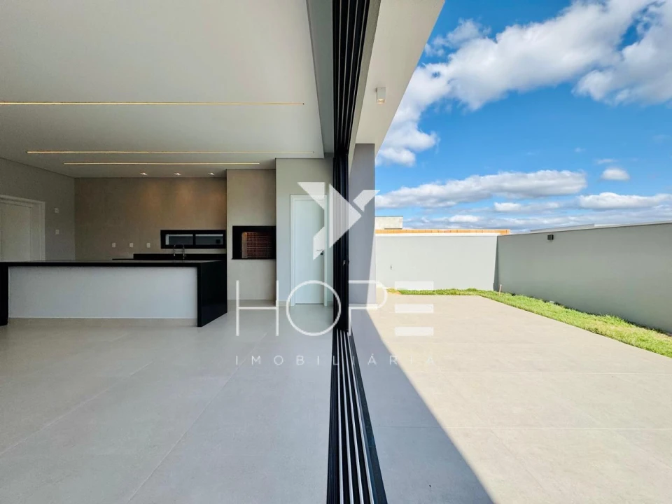 Sobrado Novo de 3 Suítes à Venda no Araçari – Parque Tauá – Londrina